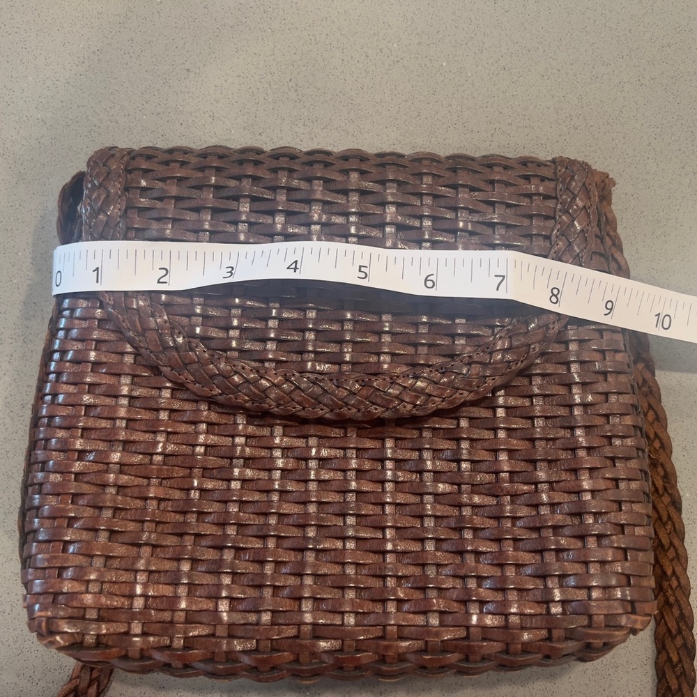 CEN- Woven Crossbody Bag in Brown - Picture 4 of 6